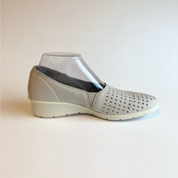 Ecco Grey Men Made Material White Outsole Flats Loafers size EUR 39, US 8.5 - Picture 5 of 14